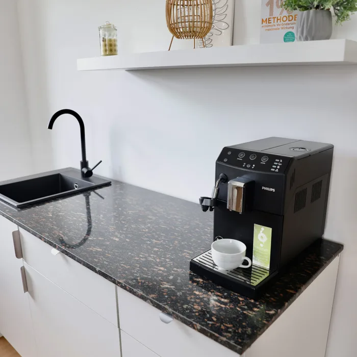 Arbeitsplatte Kirschschwarz aus Granit – Bild 2